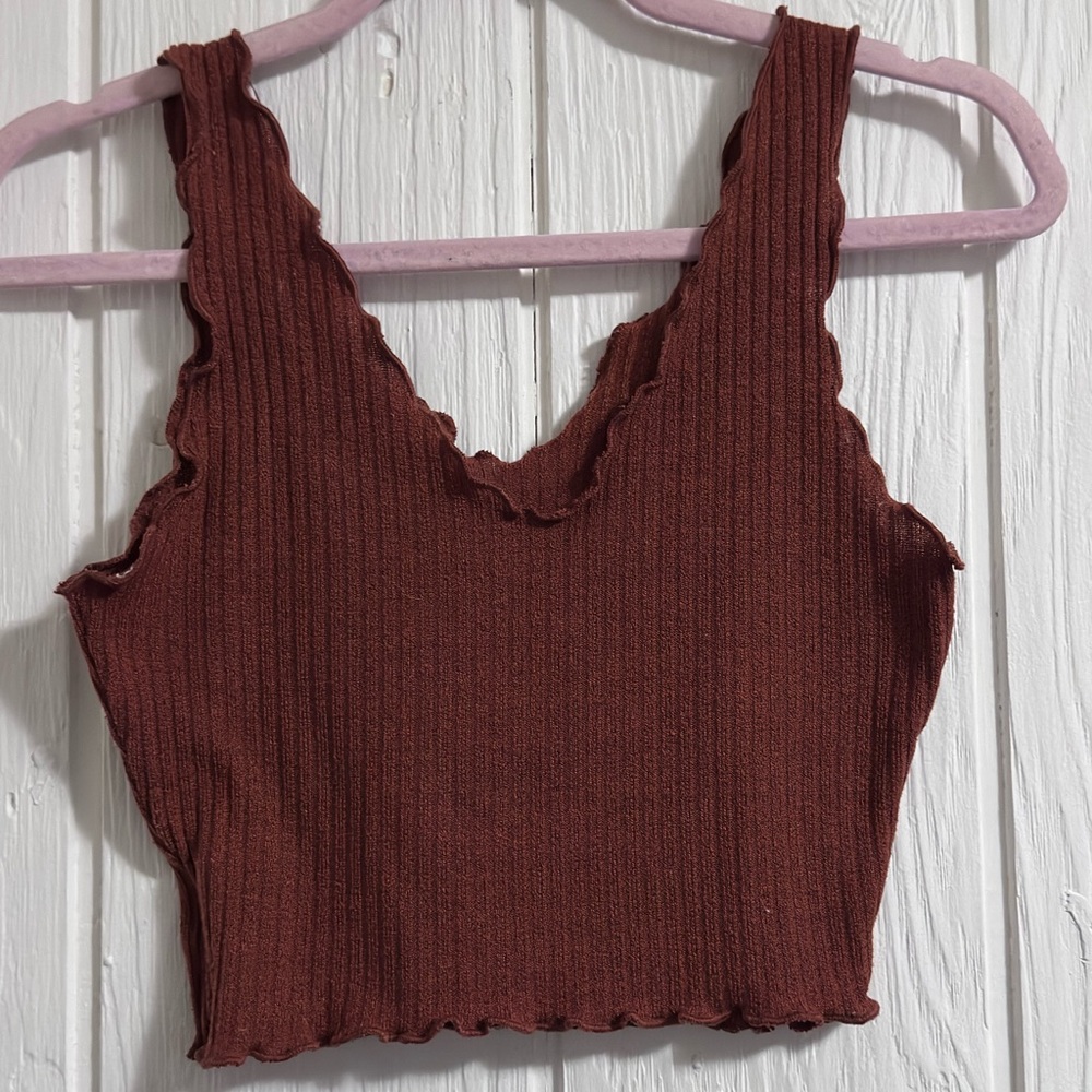 Scalloped Ribbed Crop Top in Rust - Picture 4 of 4